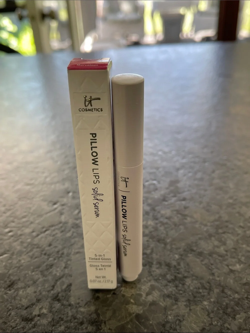 IT Cosmetics Pillow Lips Solid Serum 5 in 1 Tinted Gloss in Marvelous